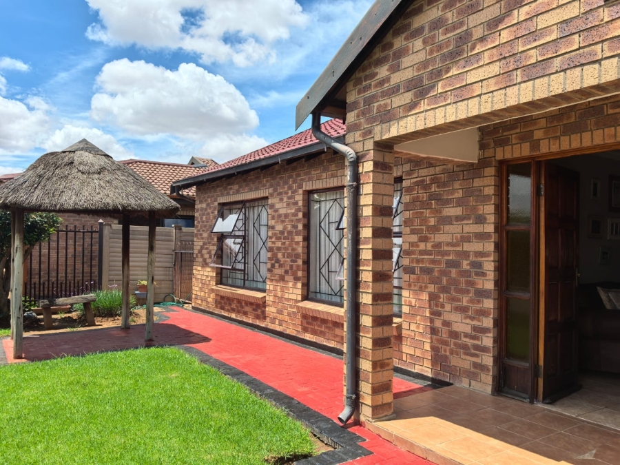 3 Bedroom Property for Sale in Grasslands Free State